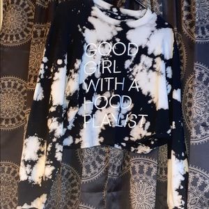 Long sleeve tie-dye crop top